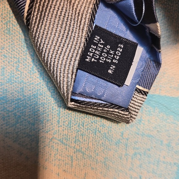 Banana Republic Silk Tie Blue Gray Stripe 3.5x56" New Fall 08 Necktie Men BNWT - Picture 5 of 8